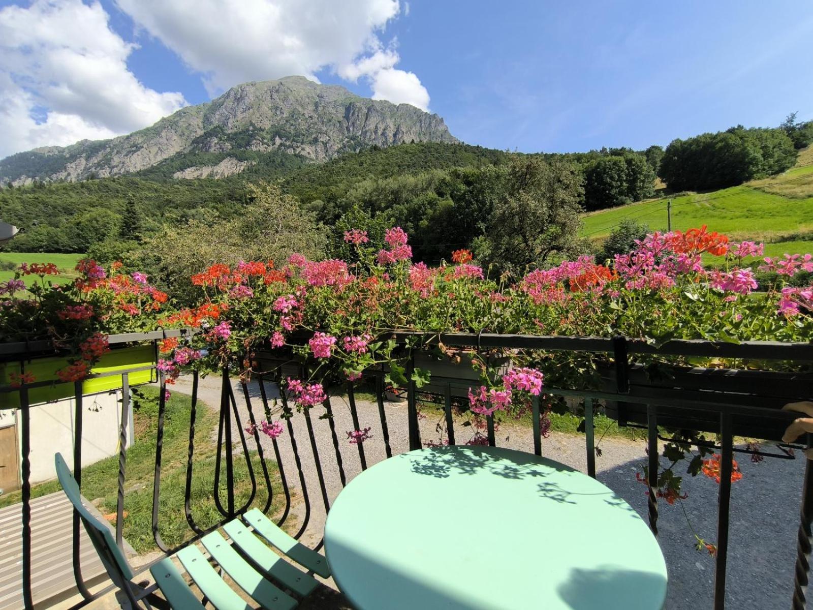 Les Clarines Perceneige - Chambre D'Hotes Vue Sur Montagne Bed & Breakfast Saint-Jacques-en-Valgodemard Exterior photo